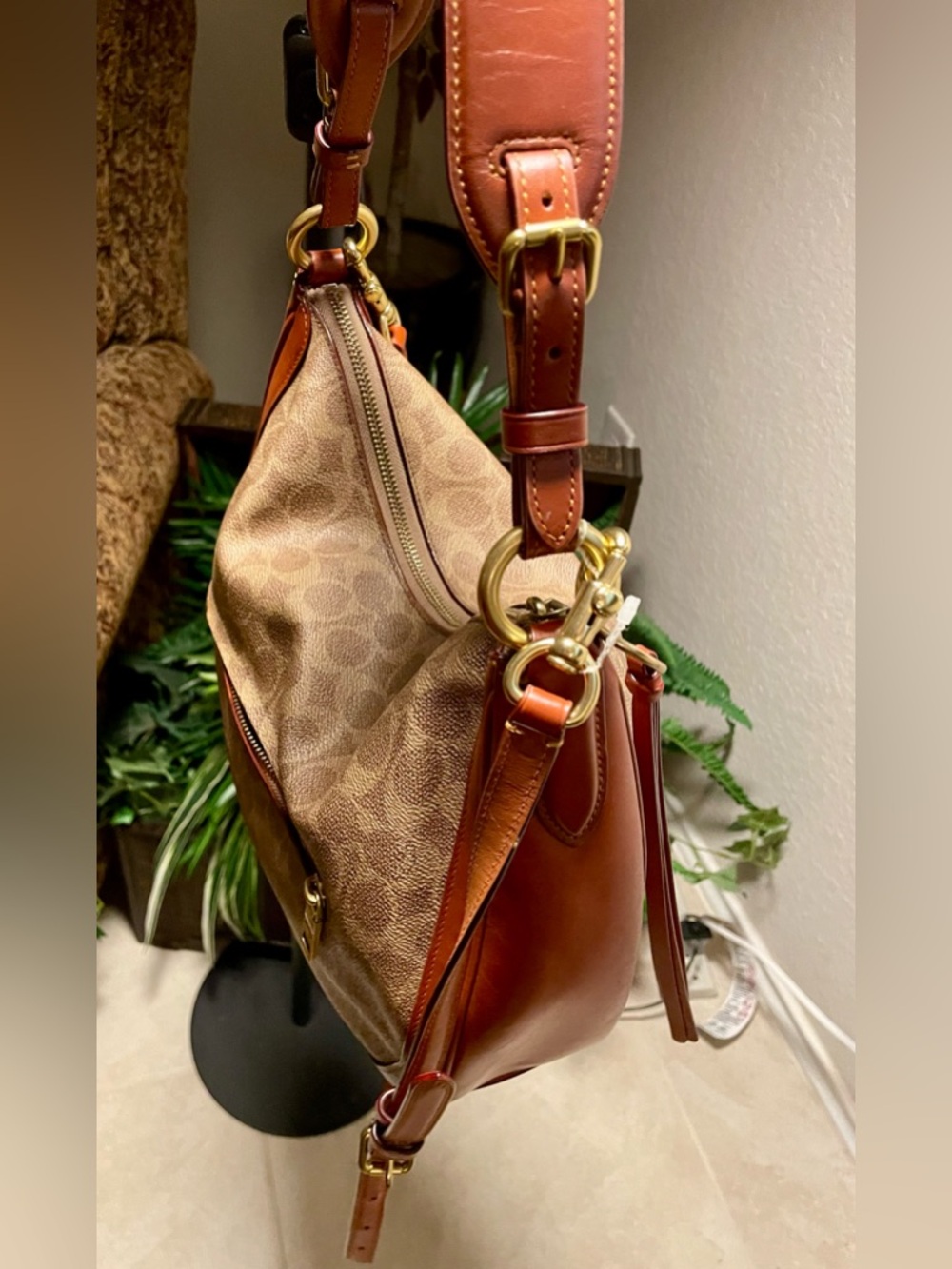 Coach Sutton Signature Tan and Brown Shoulder hobo Bag used Pristine Condition - Picture 12 of 16